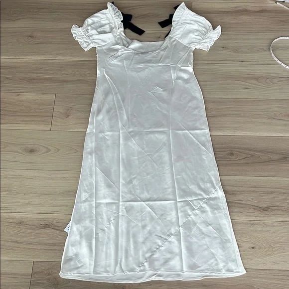 ASOS DESIGN satin puff sleeve midi tea dress in white - Picture 12 of 13